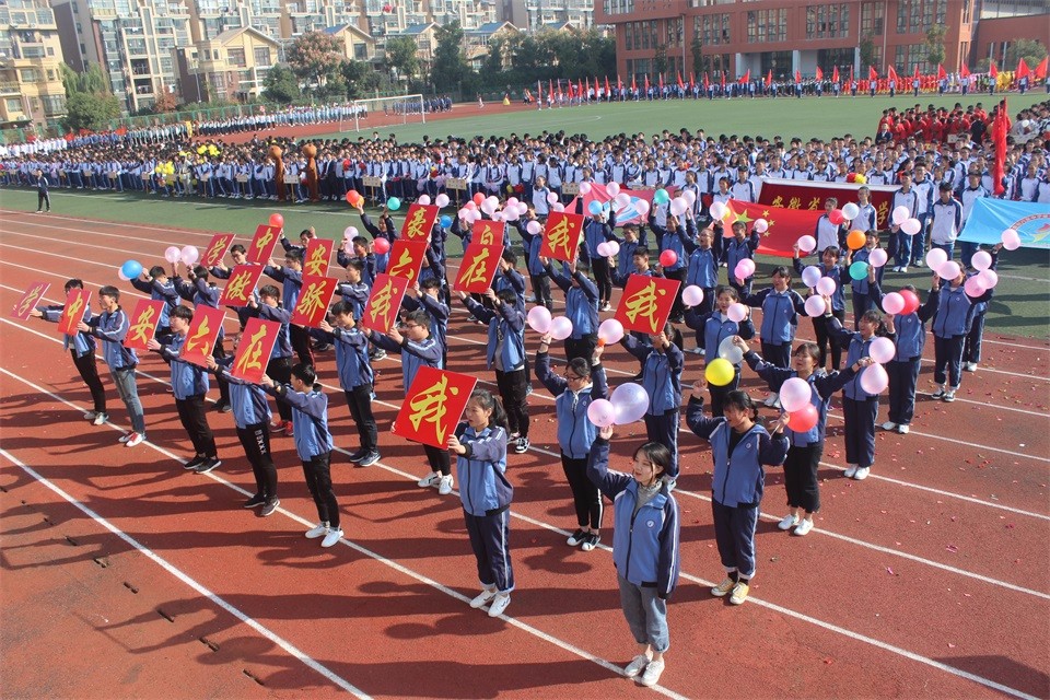 學生方陣3.JPG
